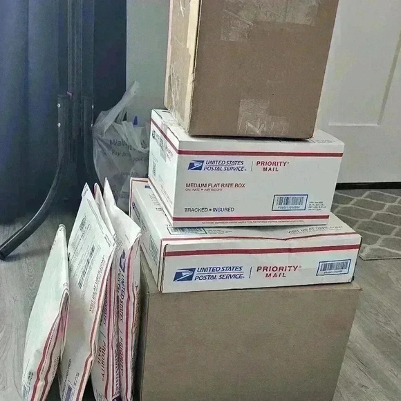 Shipping label - Picture 1 of 1